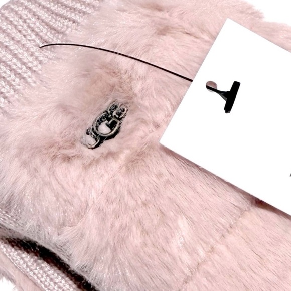 New Women’s UGG Pink Lush Faux Fur Mittens NWT SZ L/XL - Picture 4 of 7
